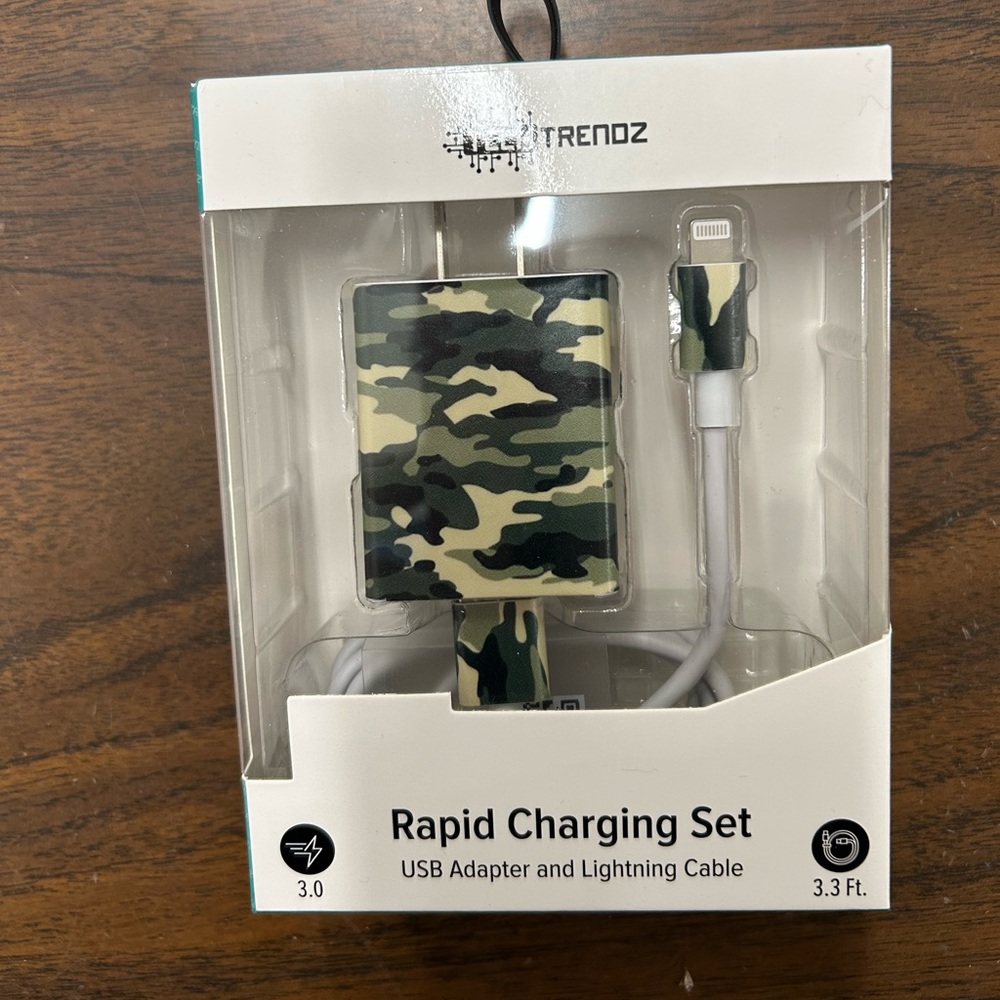 New Tech TRENDZ Rapid Charging Set - Camo USB Adapter & Lightning Cable